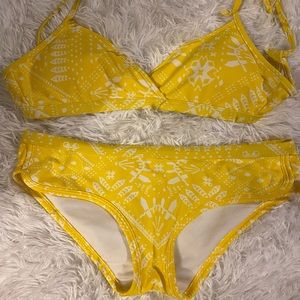 Patagonia bathing suit 2 piece yellow white small